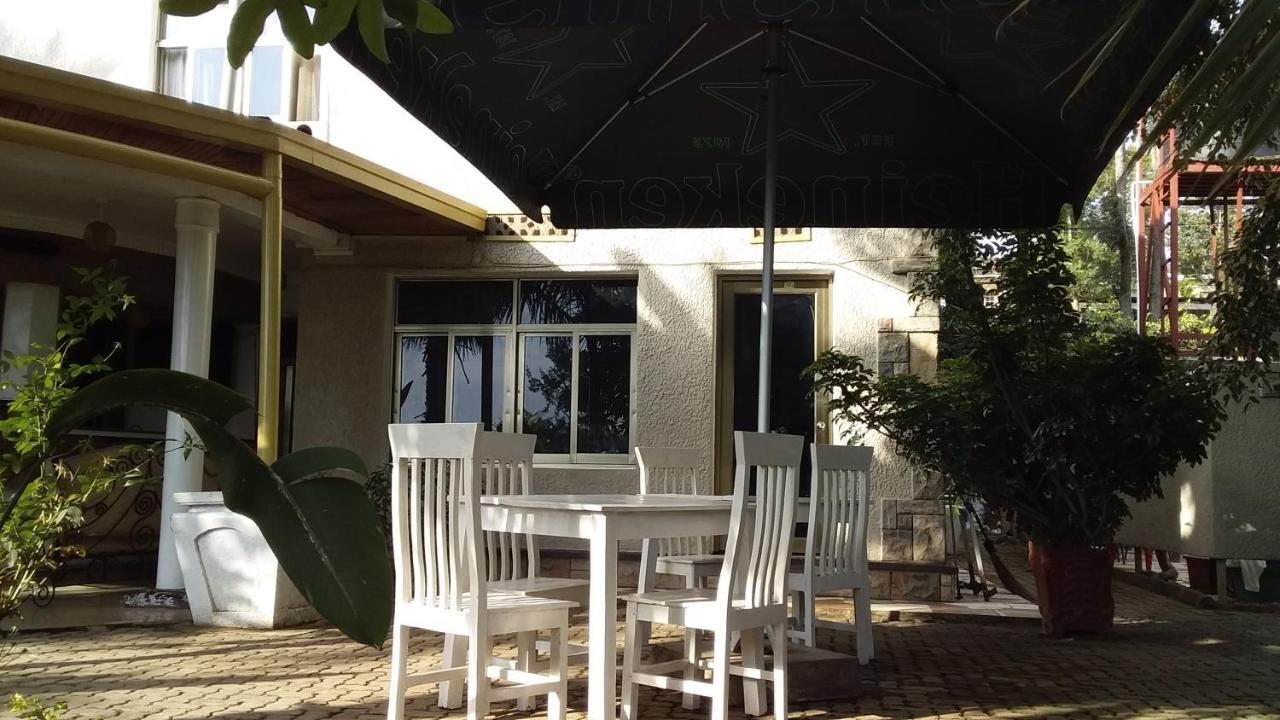 Random Park Hotel Kigali Exterior foto